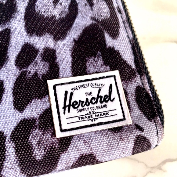 HERSHEL Johnny Wallet Rare Leopard Print NWT - Picture 8 of 13